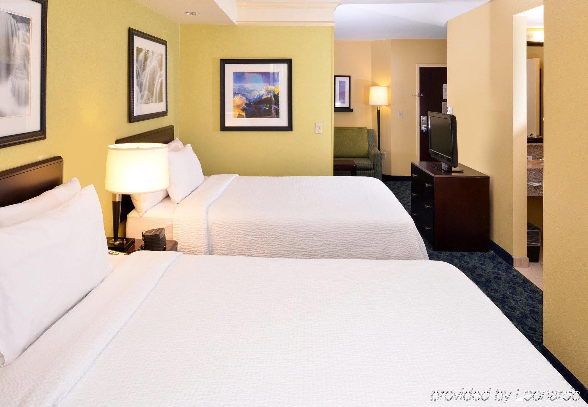 สปริงฮิลล์ สวีท โคโรนา ริเวอร์ไซด์ Hotel ภายนอก รูปภาพ