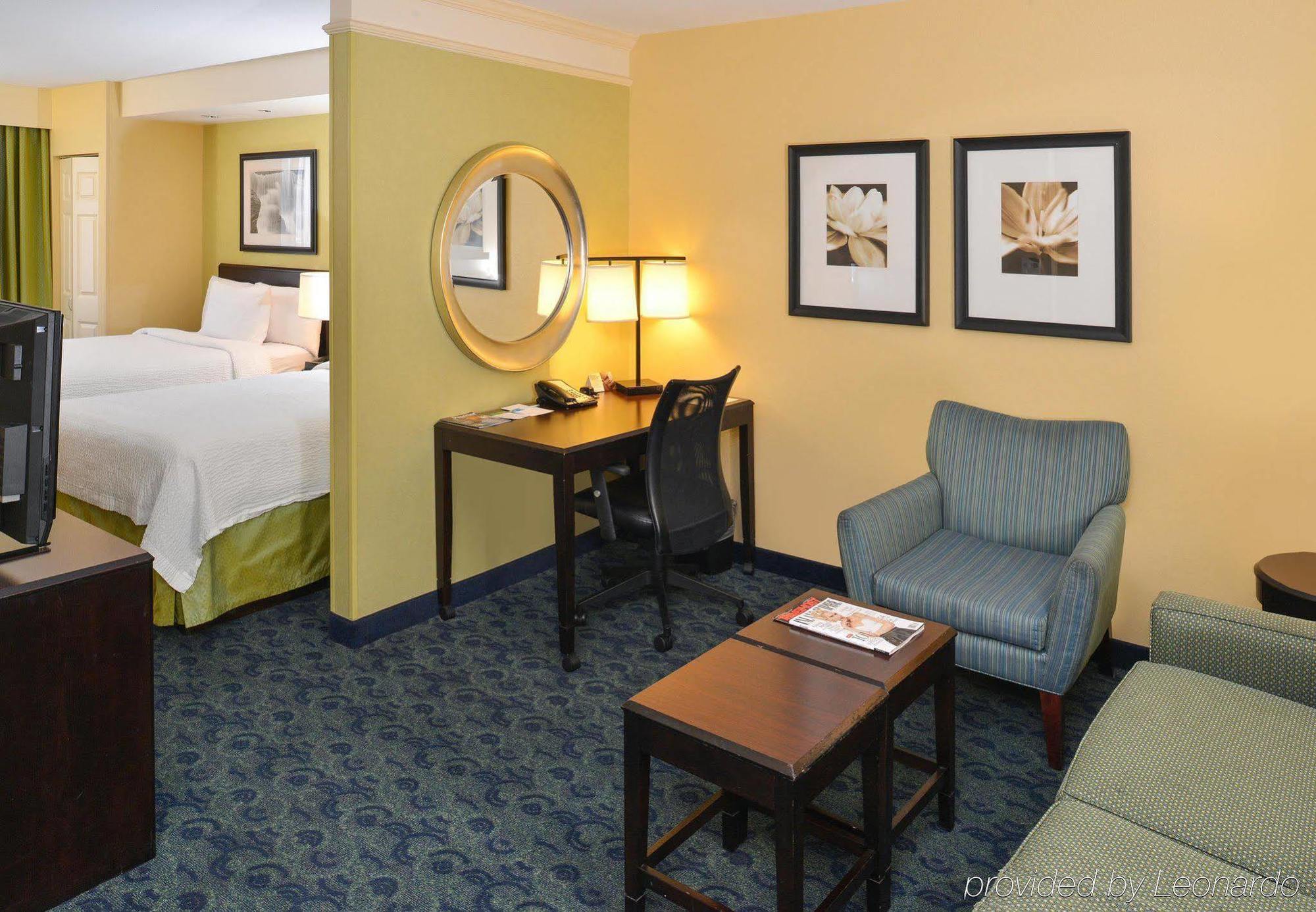 สปริงฮิลล์ สวีท โคโรนา ริเวอร์ไซด์ Hotel ภายนอก รูปภาพ