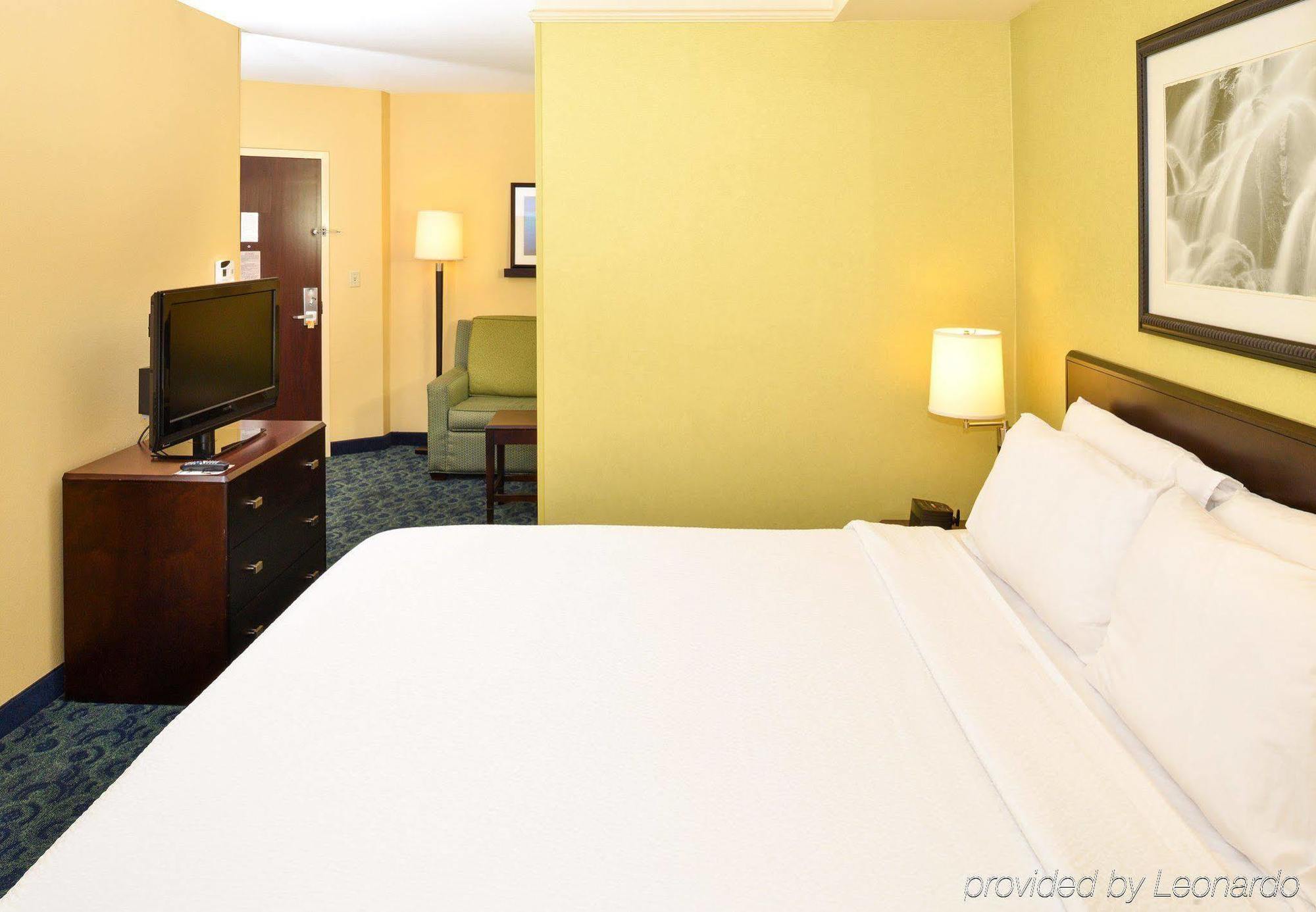 สปริงฮิลล์ สวีท โคโรนา ริเวอร์ไซด์ Hotel ภายนอก รูปภาพ