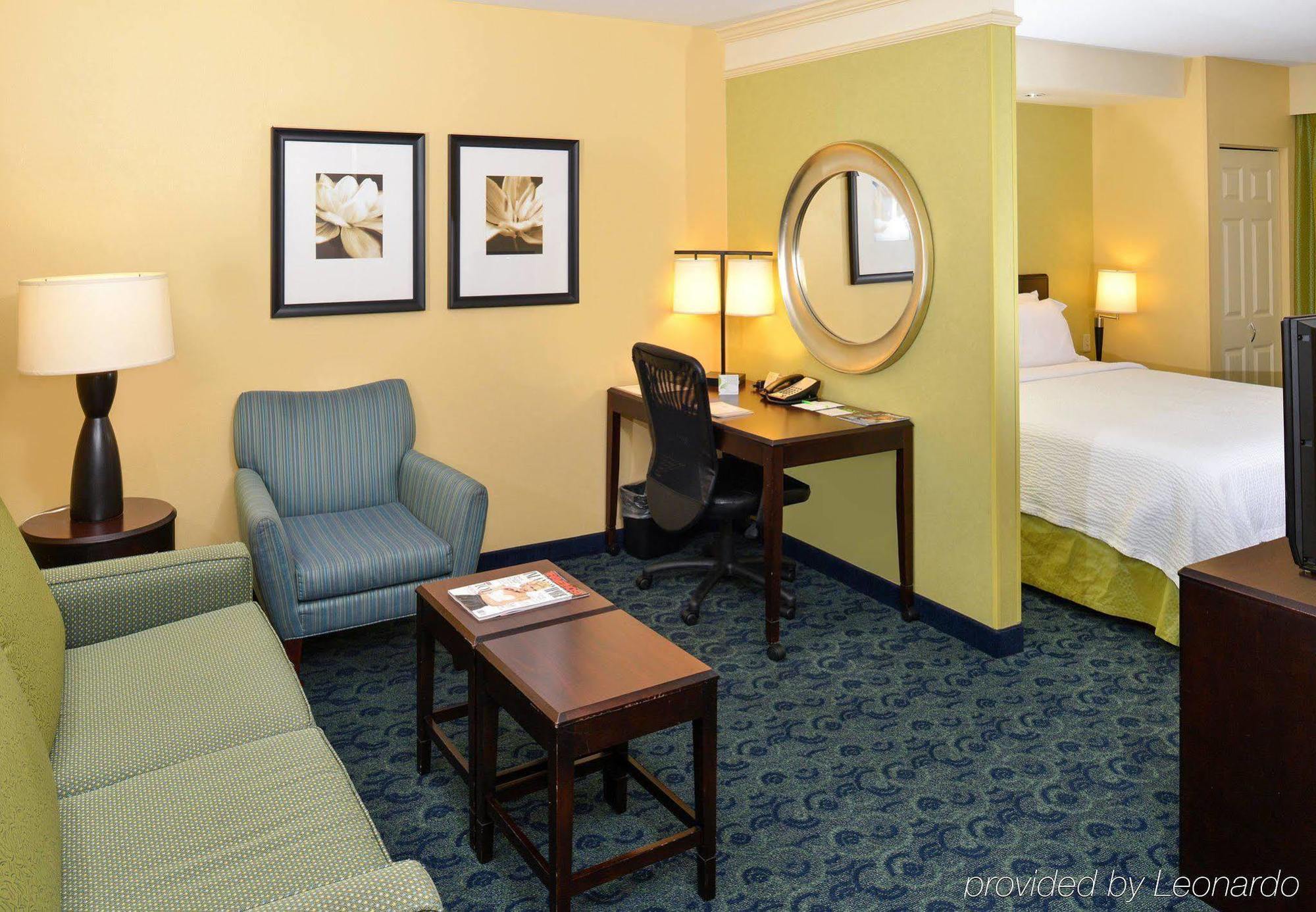 สปริงฮิลล์ สวีท โคโรนา ริเวอร์ไซด์ Hotel ภายนอก รูปภาพ