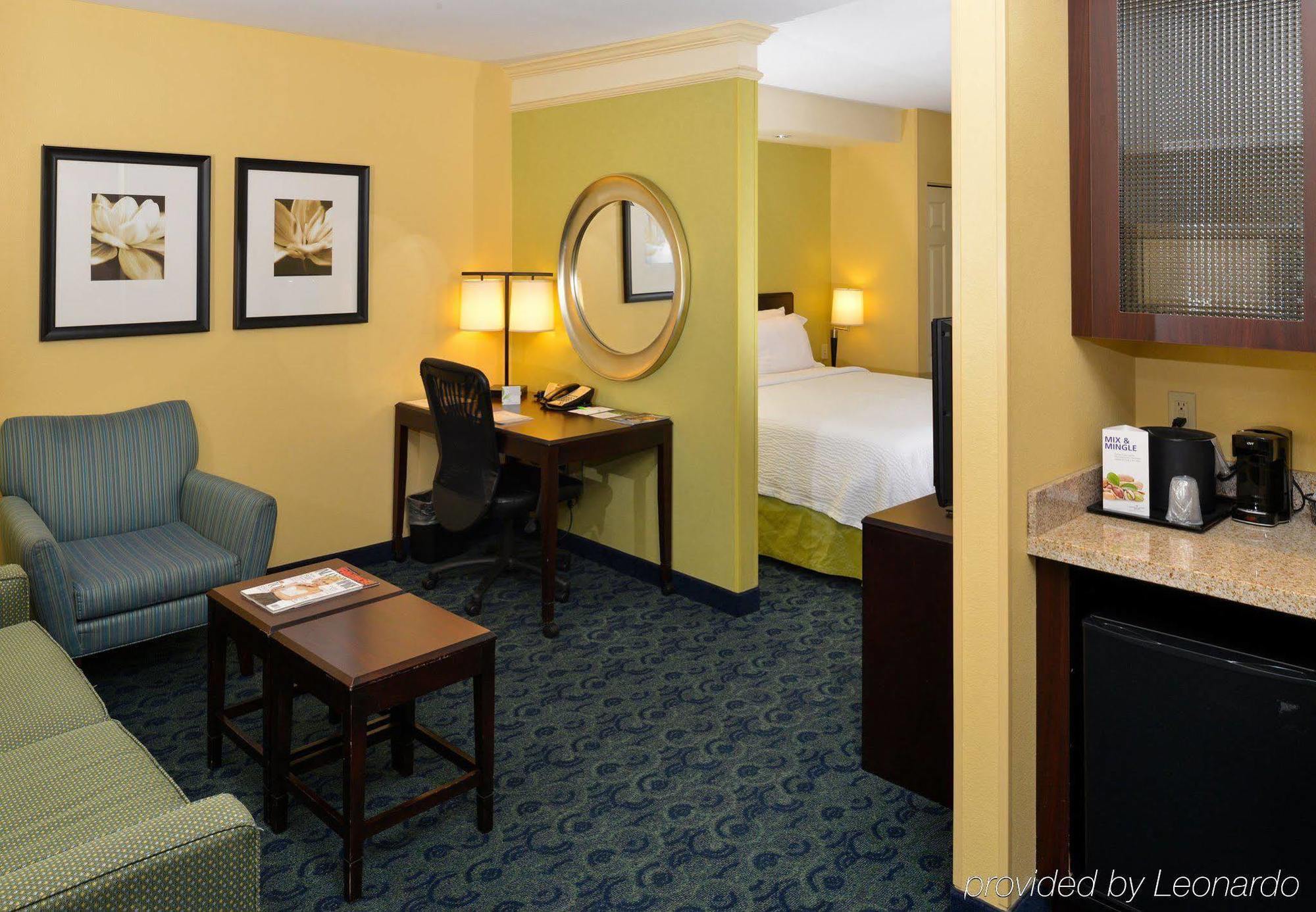 สปริงฮิลล์ สวีท โคโรนา ริเวอร์ไซด์ Hotel ภายนอก รูปภาพ
