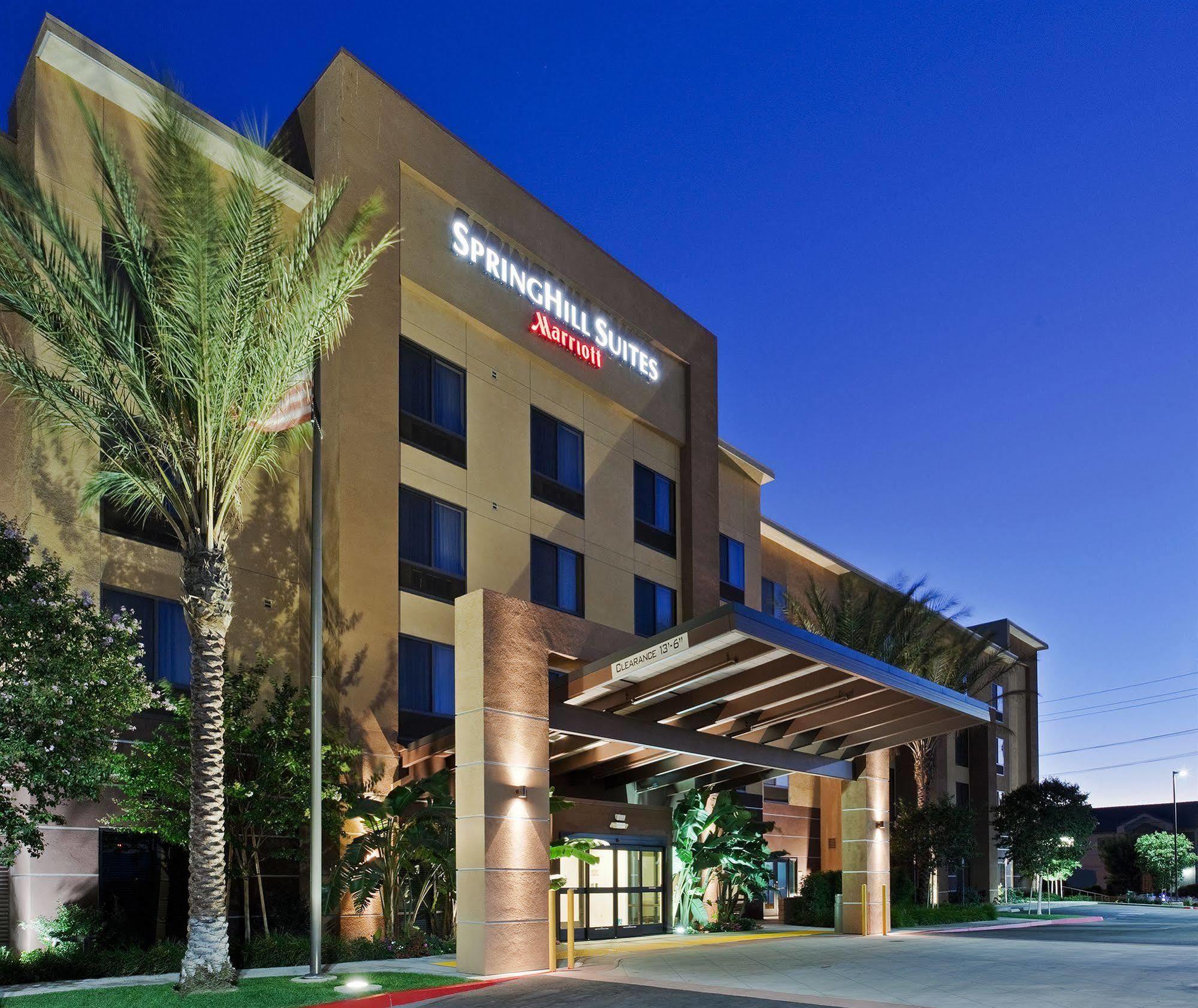 สปริงฮิลล์ สวีท โคโรนา ริเวอร์ไซด์ Hotel ภายนอก รูปภาพ